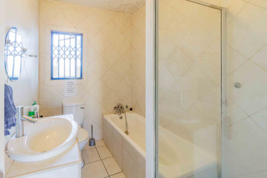 2 Bedroom Property for Sale in Kenilworth Western Cape